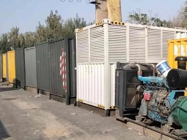 泰丰办事处200KW柴油发电机机组每小时油耗是多少?